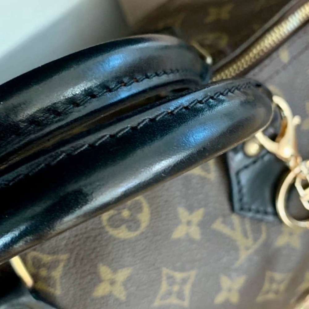 Louis Vuitton Monogram Speedy 30 . Customized in black - Picture 8 of 13